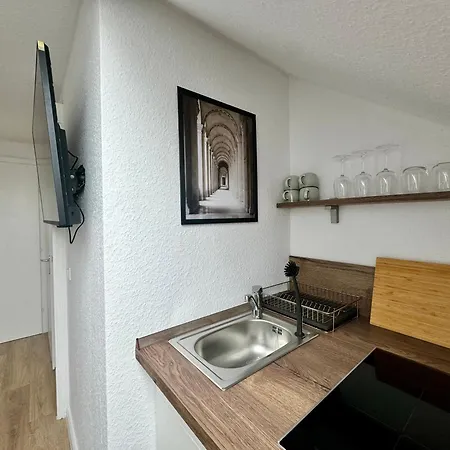 Gina - 200m Vom In Apartment Busum