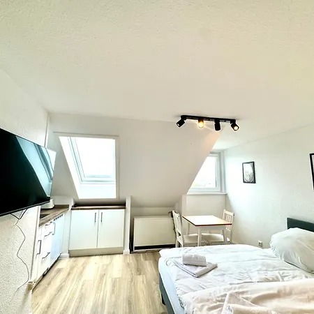 Gina - 200m Vom In Apartment Busum